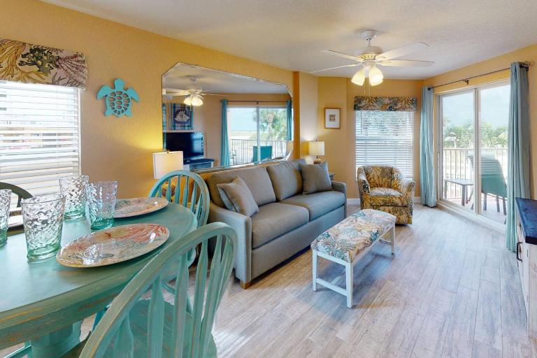 201 - Surf Beach Resort - Bed and Breakfast St. Pete Beach