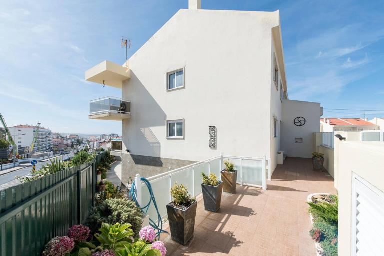 View Camelias House by SixtyFive Boutique Home - Chambres d'hôtes Ericeira