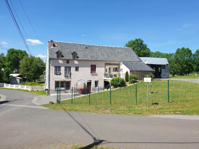 T2 CHEZ LE MARECHAL à NEBOUZAT - Ferienwohnung Nébouzat