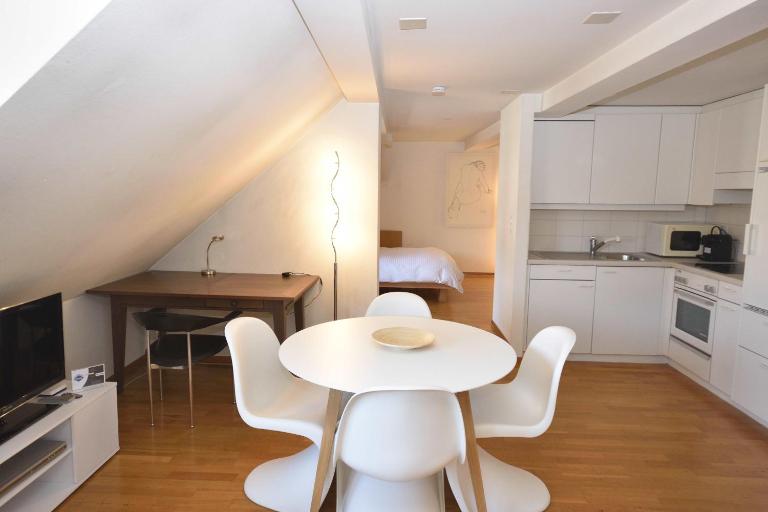 Beautiful studio in the old town - Symbol 2 4ST R - B&B Zurich