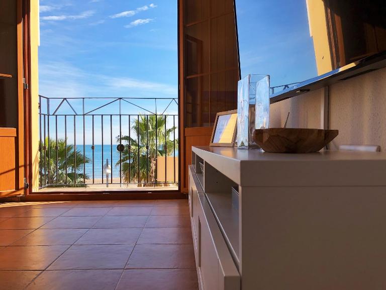 AR27-5 Amplio ático en primera línea del casco antiguo - B&B Villajoyosa