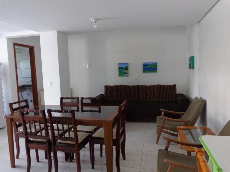 PRAIA DE 4 ILHAS Apartamento 2 Quartos a 50M da Praia - B&B Bombinhas
