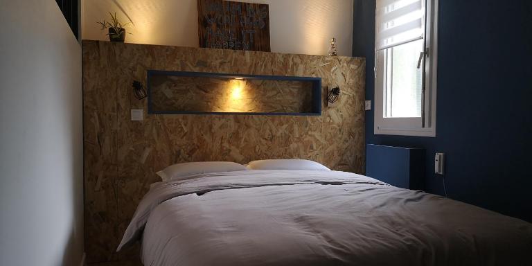Moderne et paisible studio avec balcon - B&B Saint-Avold