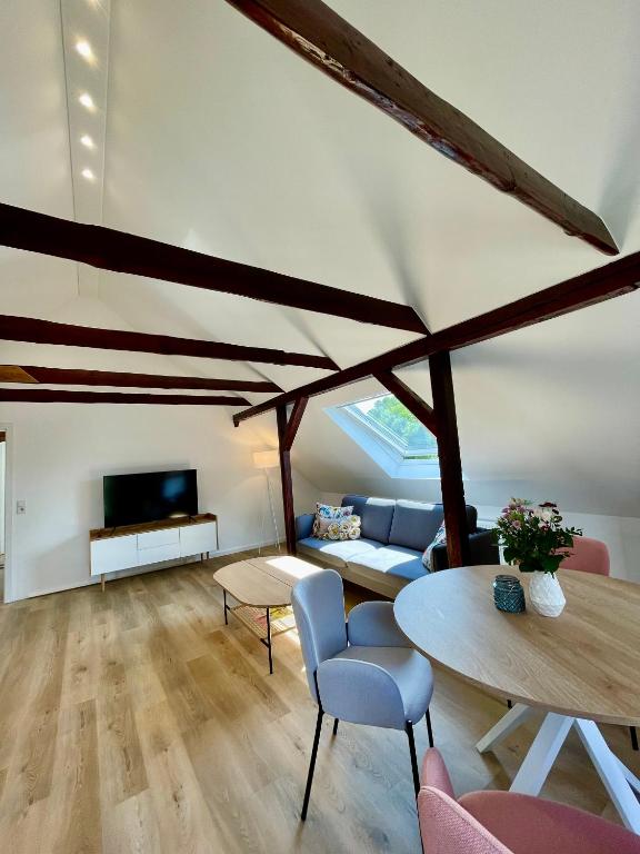 Loft an der Seefahrtschule - Timmel - B&B Mittegroßefehn