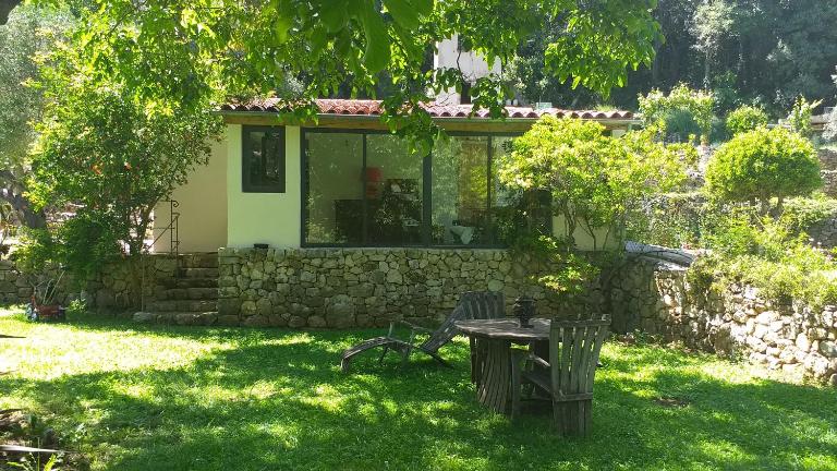 Maison avec jardin et vue - Le Pont du Loup 06 - B&B Gourdon