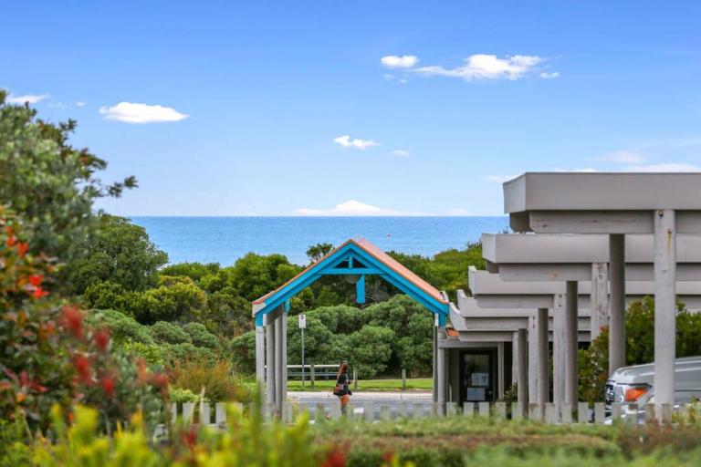 The Bay Beach Studio ~ Ocean View - B&B Apollo Bay