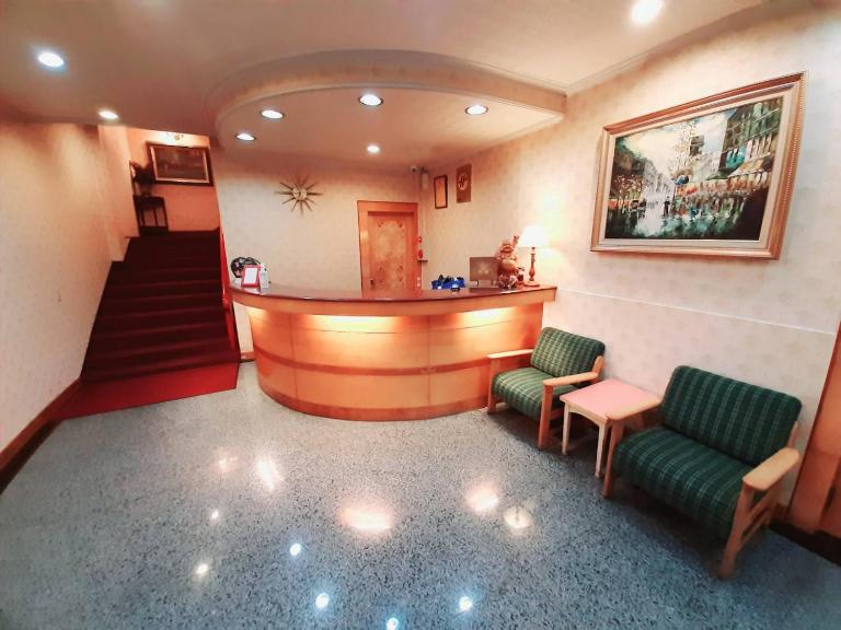 Long Cherng Hotel - B&B Luodong