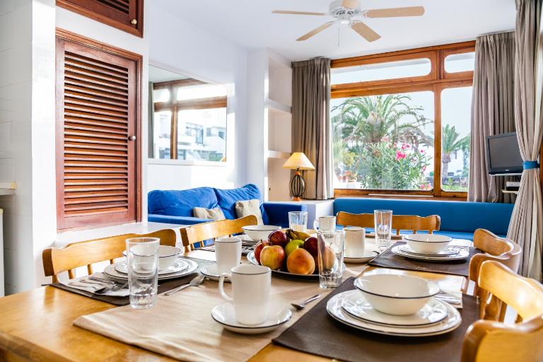 Los Molinos Holidays. 2 bedrooms Apartment - Bed and Breakfast Costa Teguise