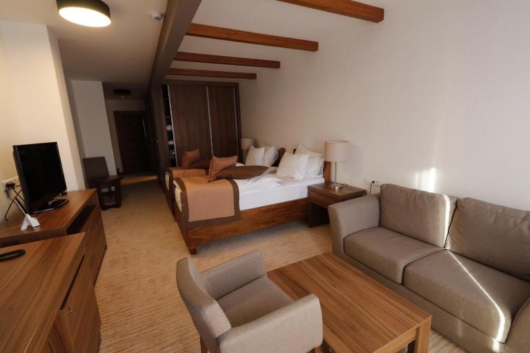 Apartman Tijana - privatni apartman B133 hotel Vučko - Chambres d'hôtes Jahorina