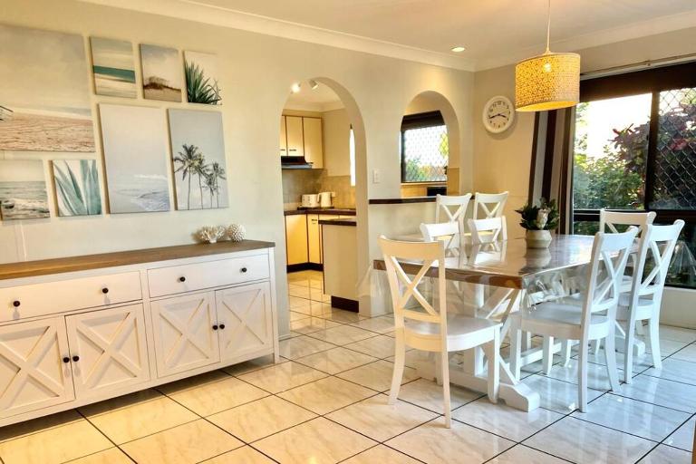 WHISPERING PALMS - Ferienwohnung Pengarry