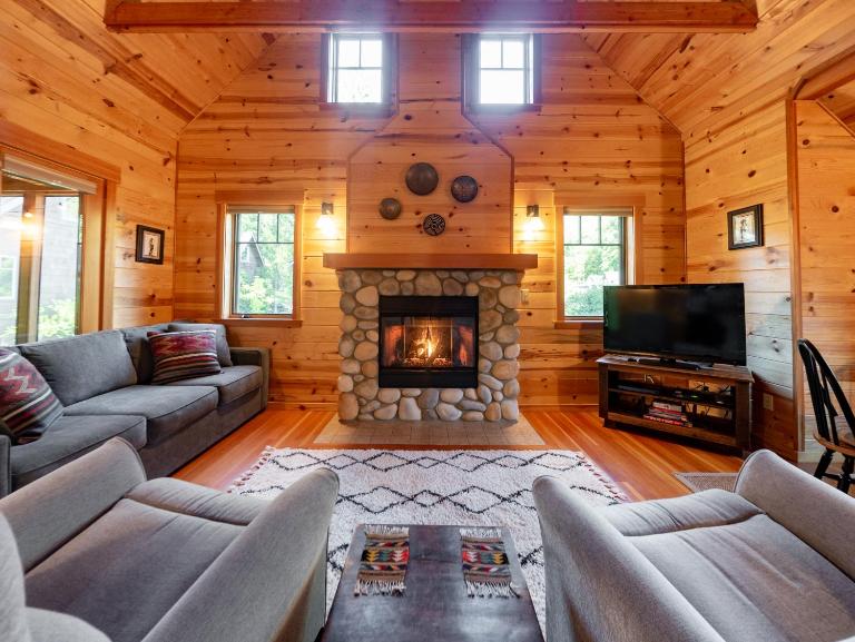On the River Wooded Bliss Cabin near Loloma - Ferienwohnung McKenzie Bridge