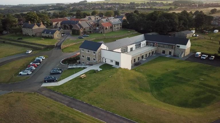 Plawsworth Hall Serviced Cottages and Apartments - B&B Durham
