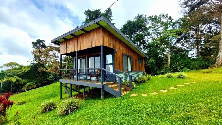 Reventazon River Mountain Ranch - B&B Turrialba