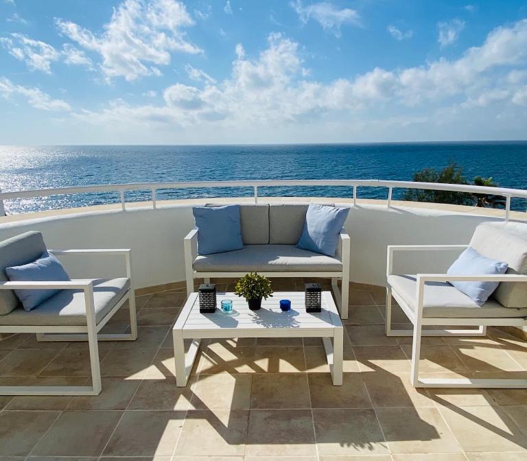 D9 Espectacular y moderno apartamento en primera línea - Estepona - Sinfonia del Mar - B&B Estepona