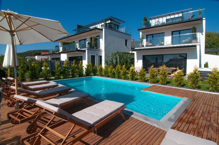 Skyline Resort - Bed and Breakfast Balatonalmádi