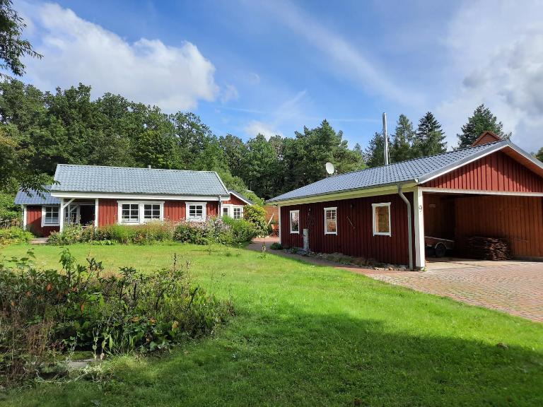 Idyllisches Schwedenhaus in ruhiger Hanglage - Bed and Breakfast Oetzen