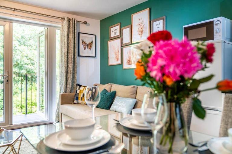 Forest View Apartment- Private Balcony - Ferienwohnung Southampton