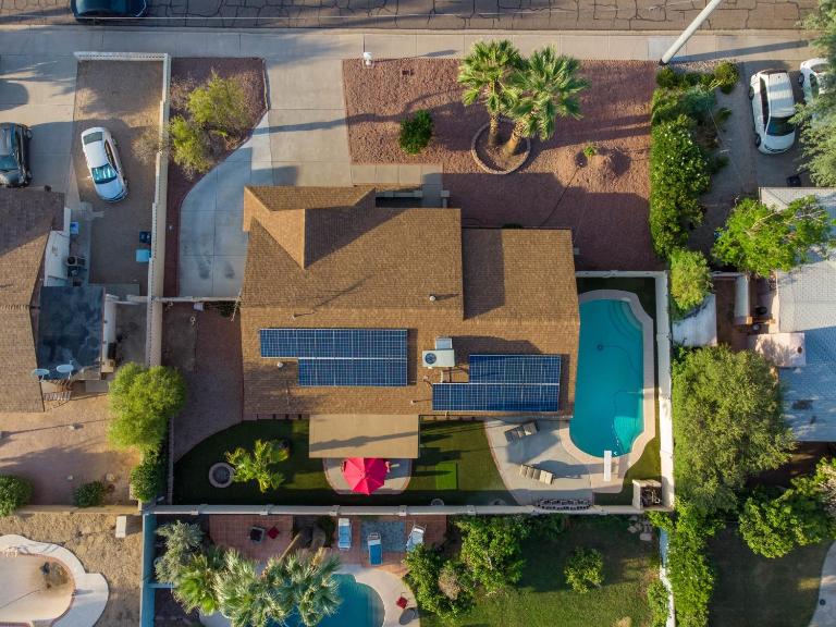 3bdr Remodeled Scottsdale Desert Pool Oasis and Entertainment - B&B Phoenix