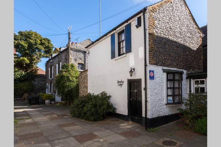 Barnaby's Lodge in Broadstairs - Exclusive unmissable deals! Book now before it's too late! - B&B Broadstairs