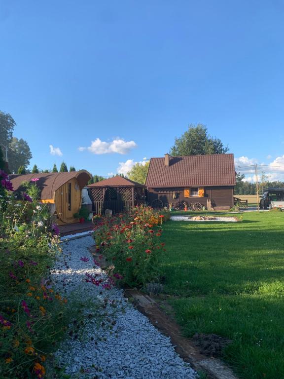 Leśny Zakątek Uroczysko - Domek z Balią - B&B Rychtal
