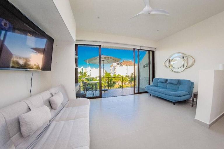 Modern stylish apt. steps away from the beach - B&B Nuevo Vallarta
