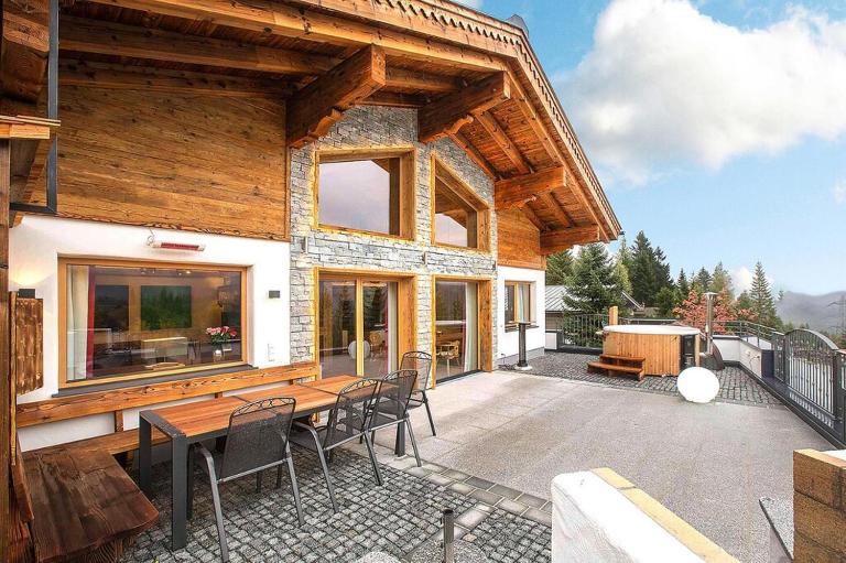 Chalet in Königsleiten with Mountain Views & Spa - B&B Königsleiten