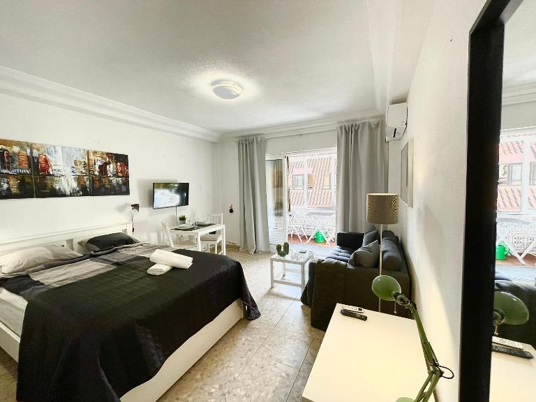 Fuengirola, Los Boliches - Nice Studio Right on the Beach. - Ferienwohnung Fuengirola