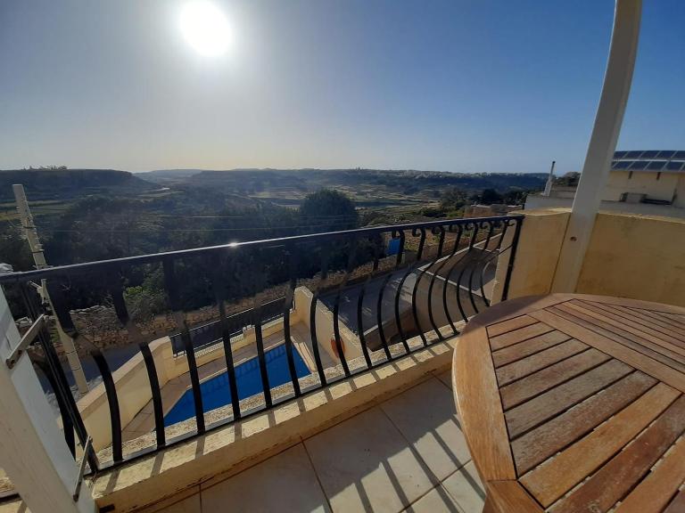 Sunsets Farmhouse, Nadur Gozo - Bed and Breakfast Nadur