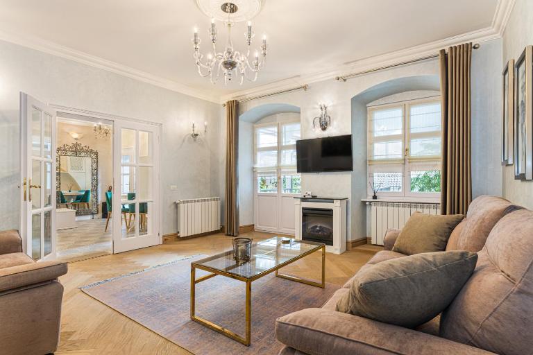 Krone Apartment - B&B Braşov