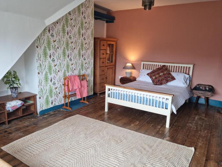 Beautiful space on top of Edwardian house - Chambres d'hôtes Hastings