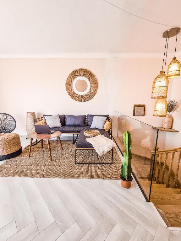 Oceanview Boutique House, 125 sqm, Parking, Sunset Rooftop - Bed and Breakfast Adeje