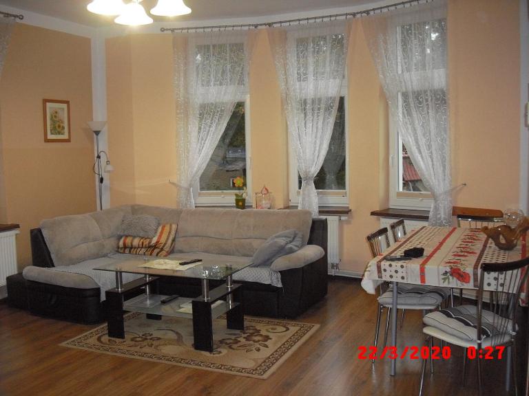 Apartament Rodzinny Hana - Chambres d'hôtes Kudowa-Zdrój