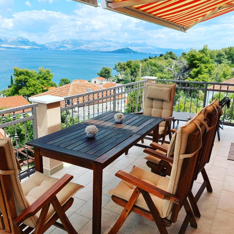 Villa Mala - Pool - Jacuzzi - 5 min. zum Meer - Ferienwohnung Trogir