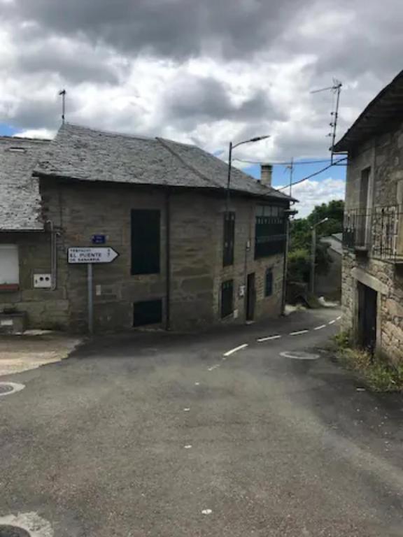 La Casa Verde de Sanabria de 3 habitaciones y 2 baños - Chambres d'hôtes Cerdillo