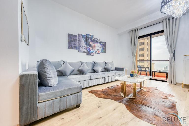 Elegant 2BR at Bahar 2 JBR by Deluxe Holiday Homes - B&B Dubái