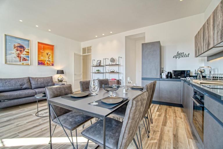 Superbe 3 pièces refait à neuf classé 4 étoiles avec ascenseur et balcon à pied de la plage et du palais des festivals - Ferienwohnung Cannes