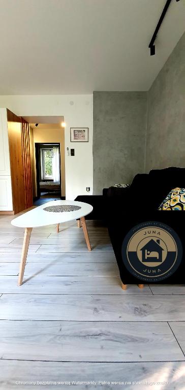 JUNA2 - nowoczesny apartament w centrum z widokiem na park - B&B Pruszków