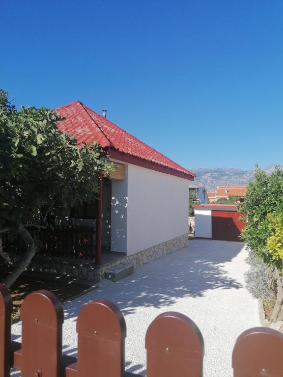Kuća za odmor Ana - B&B Ražanac