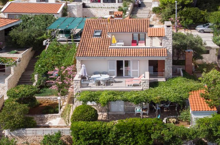Apartment Damir - B&B Postira