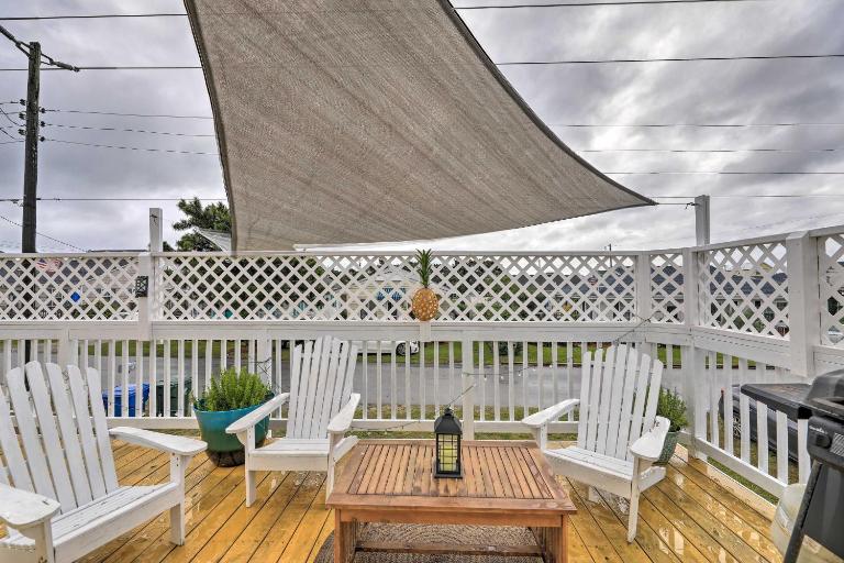 Pet-Friendly Townhome, 2 Blocks to Atlantic Beach! - B&B Atlantic Beach