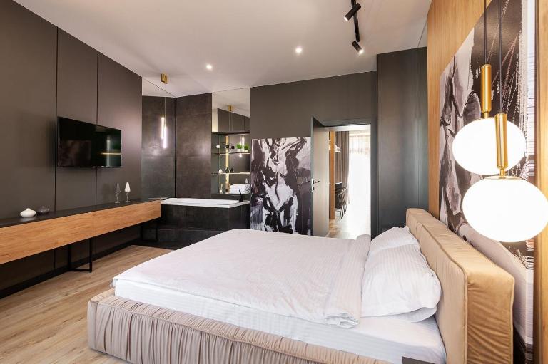 Royal romantic apartment with bathtub - Bed and Breakfast Lviv