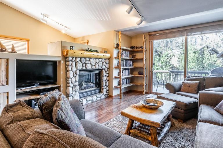 Snowcreek V 963 - B&B Mammoth Lakes