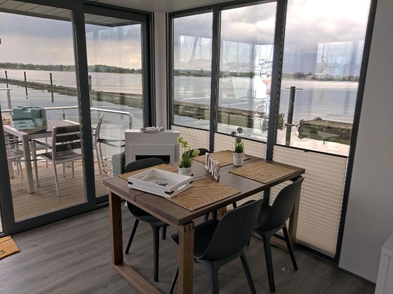 Ostsee Hausboot Schleswig Ostseeblick 1 - Bed and Breakfast Schleswig
