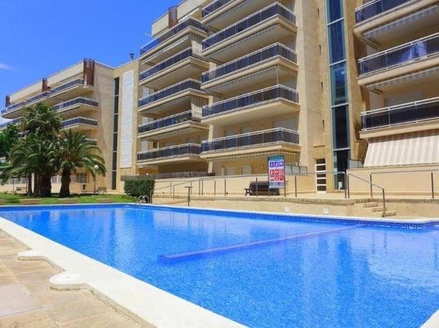 APPART STANDING 2 chambres 2SDB clim PISCINE PARKING WIFI TERRASSE 21m2 LOCAL VELO Port-Aventura, plage, centre - B&B Salou