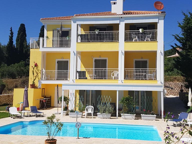Villa Ela Ferienappartements - Chambres d'hôtes Metaxáta
