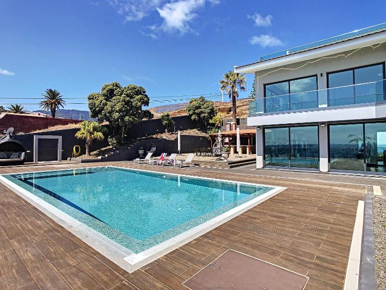 Villa Bahari by LovelyStay - B&B Caniçal