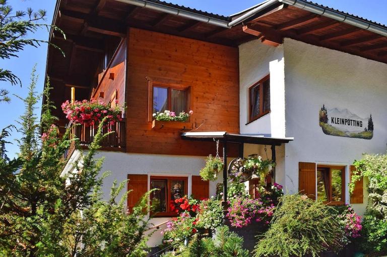 Apartment in Hüttau near Ski Amadé Slopes - B&B Hüttau