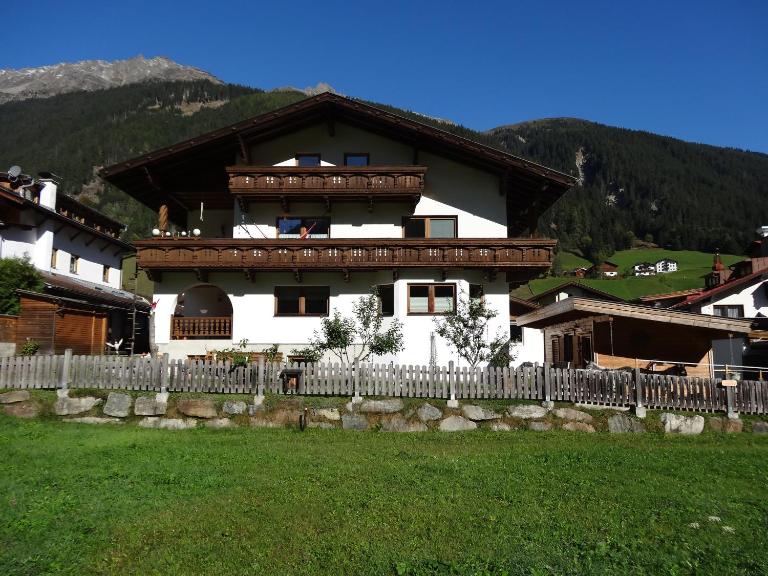 Ferienwohnung Bergblick - B&B Gries im Sellrain