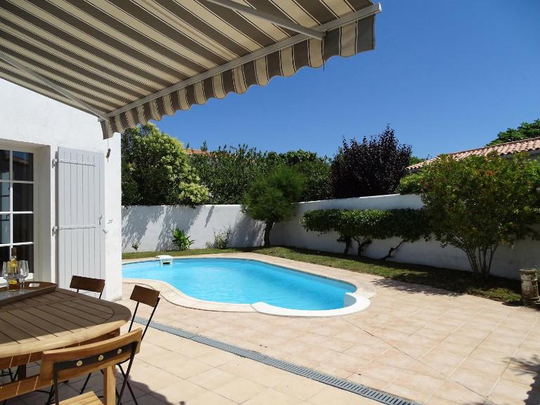 TETHYS VILLA AVEC PISCINE ET PROCHE DE LA MER - Chambres d'hôtes Sainte-Marie-de-Ré