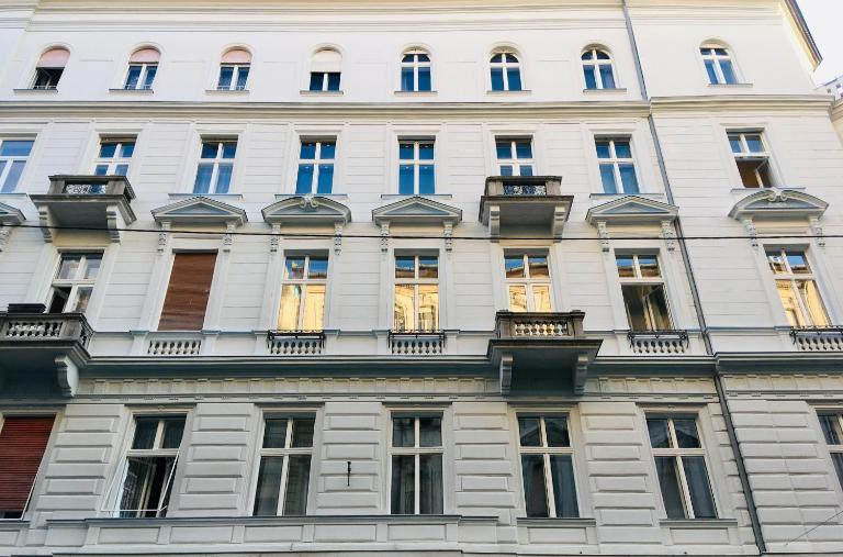Eclectic Luxury & Spacious 2BR AC Apt in Center - B&B Budapest